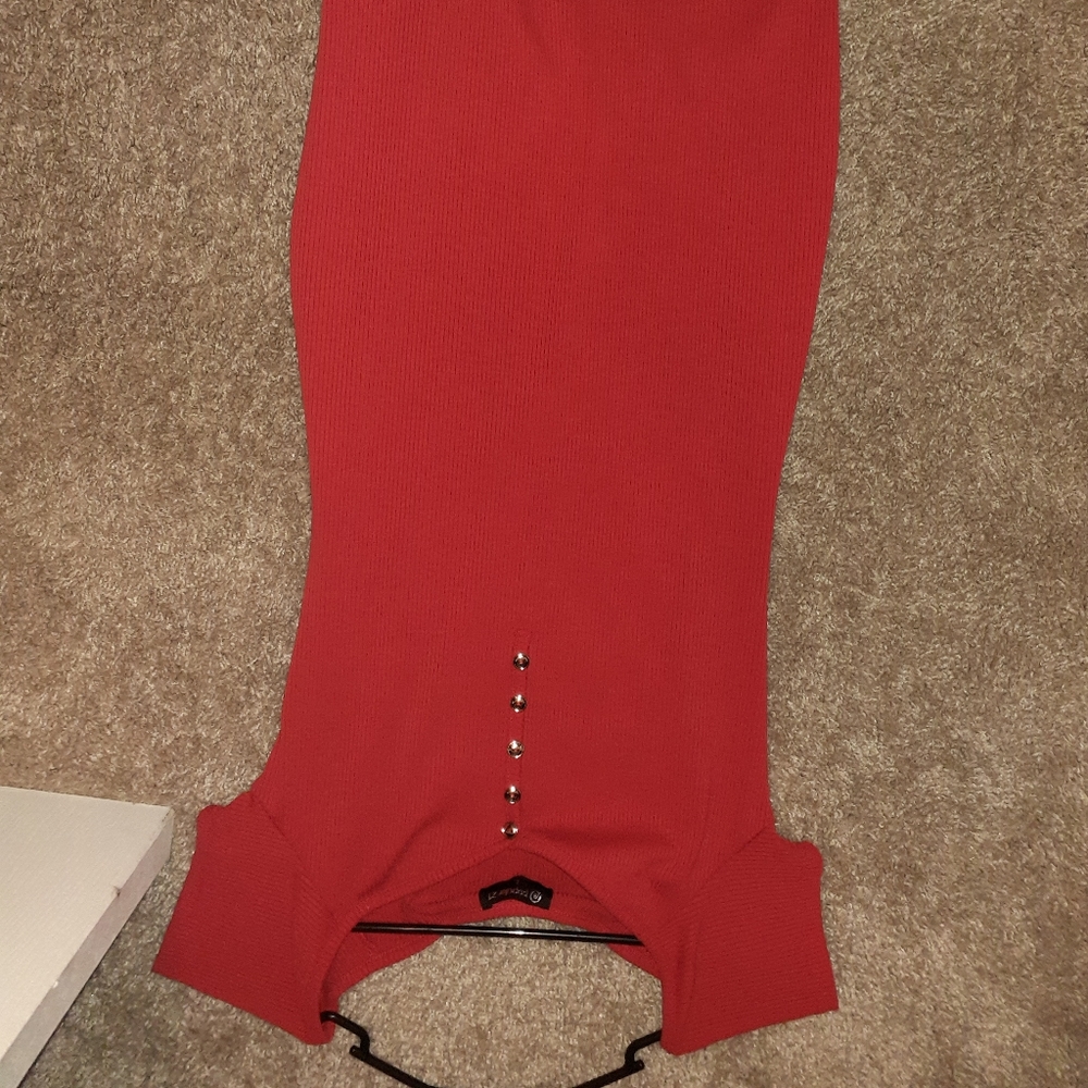 Red bodycon dress